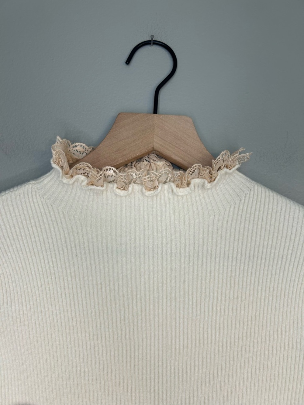 Moon River Women’s Cream Wish Come True Ribbed Lace Mock Neck Sweater, Small - Picture 3 of 6